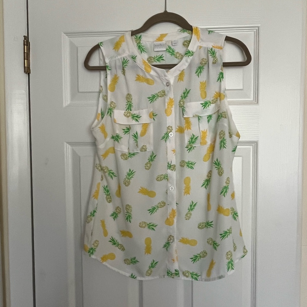 Soho White and Yellow Sleeveless Blouse with Mandarin Collar